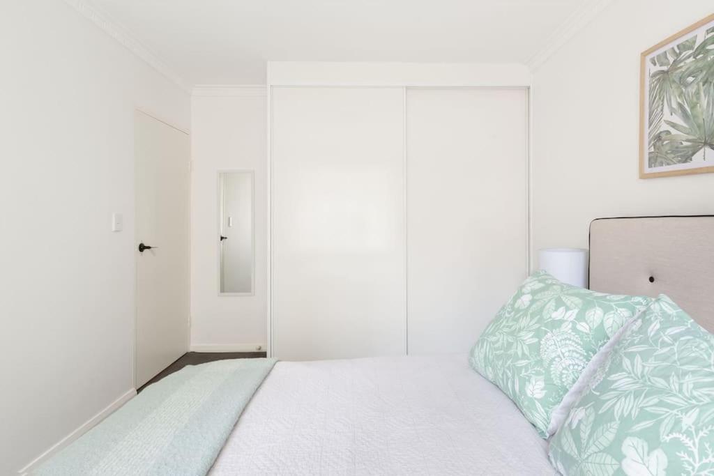 Апартаменты Harbourside Style, 2 Bed, A/C, Pool -Elizabeth Bay Сидней Экстерьер фото